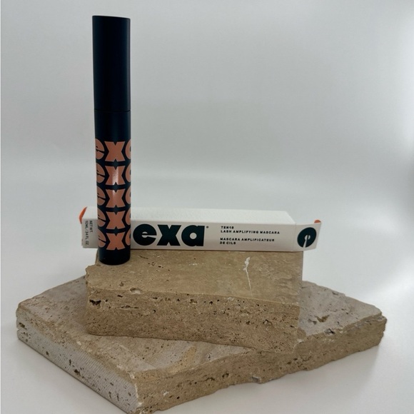 NIB. exa Ten18 Lash Amplifying Mascara. Full size/ 10 mL. - Picture 1 of 1